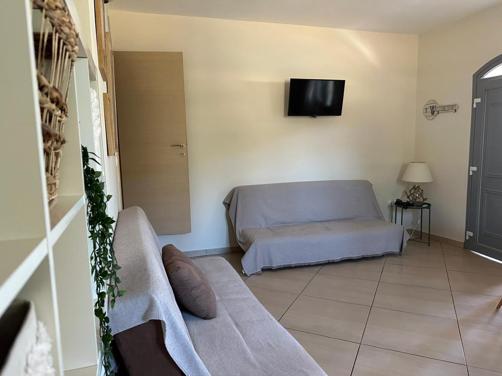 Louiza Apartment